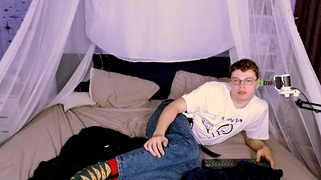 Snapshot of lucas_long_ chatting on October 2, 4:22 pm lucas long online show from October 2, 4:22 pm