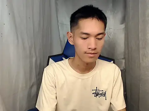 riks tyler online show from April 9, 7:42 pm