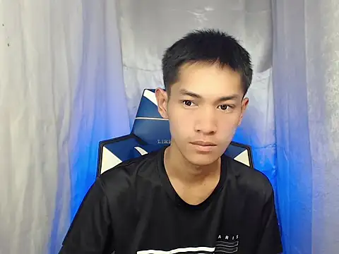 riks tyler online show from June 7, 9:33 pm