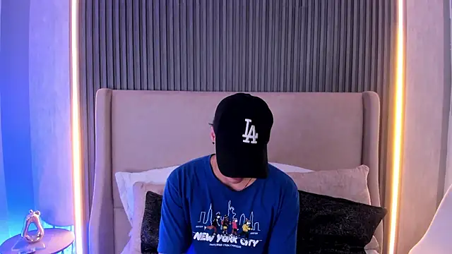 BenitoSaenz online show from October 19, 3:55 am