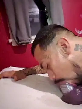 Cnutt310 online show from September 21, 11:49 pm