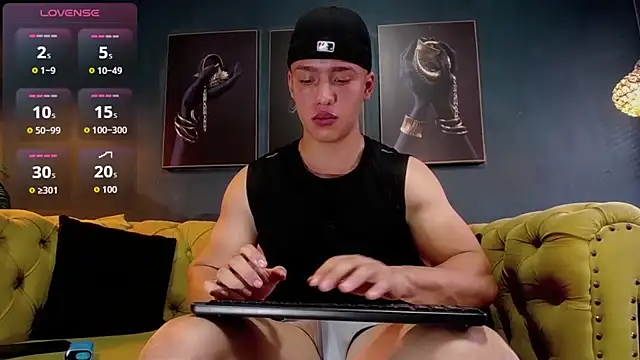Snapshot of deivid_parker chatting on September 24, 2:48 pm deivid parker online show from September 24, 2:48 pm