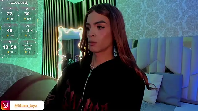 LIHIAN TAY online show from November 8, 6:38 am