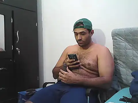 Snapshot of morenocabro10 chatting on October 8, 4:39 am morenocabro10 online show from October 8, 4:39 am