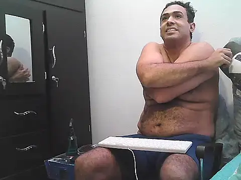 Snapshot of morenocabro10 chatting on October 12, 10:15 pm morenocabro10 online show from October 12, 10:15 pm