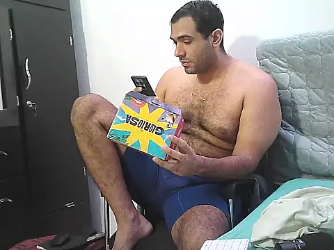 Snapshot of morenocabro10 chatting on October 5, 4:27 am morenocabro10 online show from October 5, 4:27 am