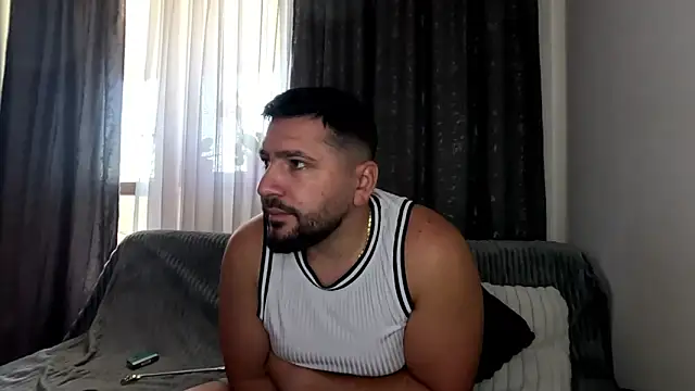Snapshot of Gold_Alpha_Boy chatting on September 27, 7:39 am Gold Alpha Boy online show from September 27, 7:39 am