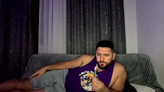 Gold Alpha Boy online show from November 6, 6:44 pm