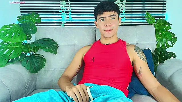 CamiiGuzmanX online show from April 9, 8:26 pm