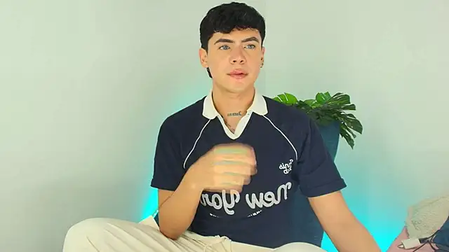 CamiiGuzmanX online show from December 2, 8:34 pm