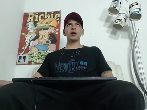 Thomasjons  online show from November 9, 2:37 am