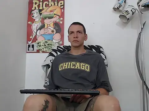 Snapshot of Thomasjons_ chatting on October 12, 6:24 pm Thomasjons online show from October 12, 6:24 pm