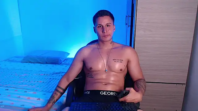 valentinosex1 online show from May 22, 11:32 pm