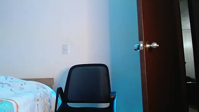 Snapshot of axel_davis_ chatting on October 5, 3:21 am axel davis online show from October 5, 3:21 am