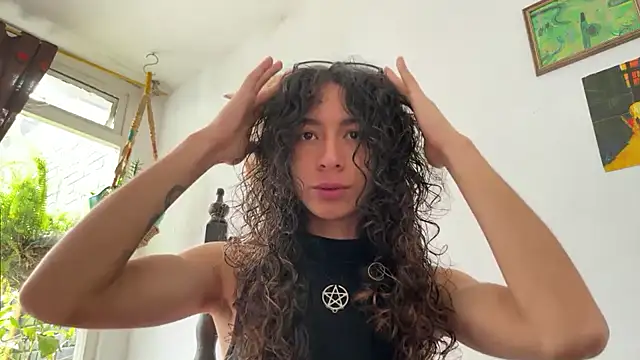 camille delrey online show from December 16, 5:09 pm