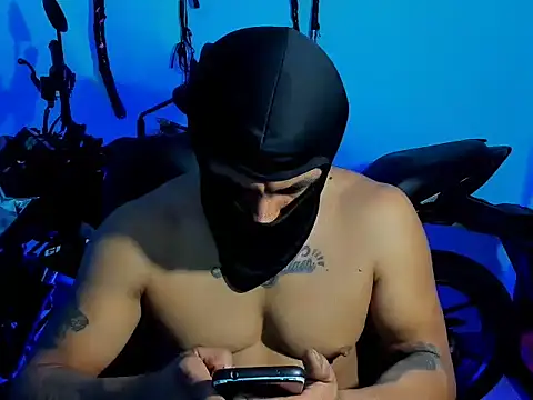 Snapshot of zeus_7777 chatting on October 4, 7:57 am zeus 7777 online show from October 4, 7:57 am