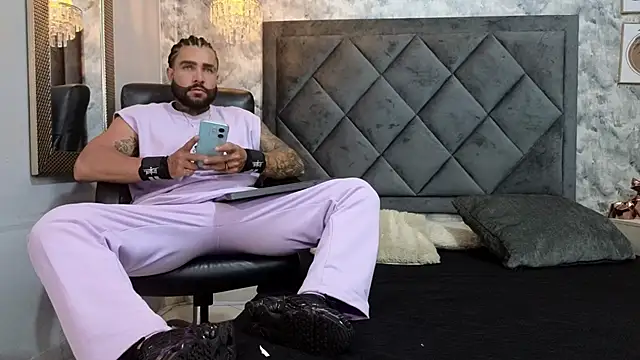 Snapshot of Apolo_rousse1 chatting on September 9, 9:03 pm Apolo rousse1 online show from September 9, 9:03 pm
