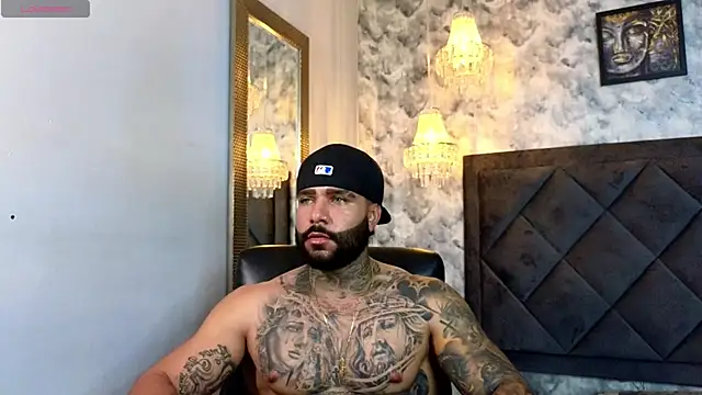 Snapshot of Apolo_rousse1 chatting on September 22, 11:26 pm Apolo rousse1 online show from September 22, 11:26 pm