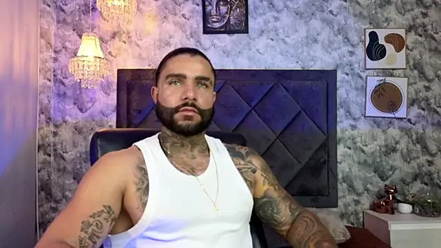 Snapshot of Apolo_rousse1 chatting on September 12, 10:10 pm Apolo rousse1 online show from September 12, 10:10 pm