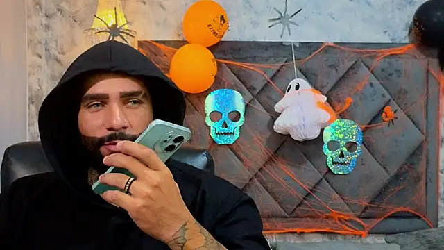 Snapshot of Apolo_rousse1 chatting on October 12, 1:32 am Apolo rousse1 online show from October 12, 1:32 am