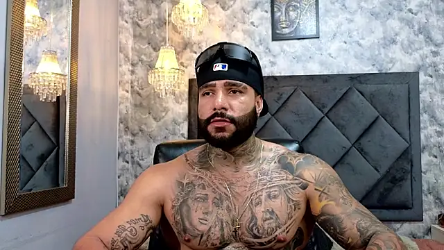 Snapshot of Apolo_rousse1 chatting on September 25, 11:57 pm Apolo rousse1 online show from September 25, 11:57 pm