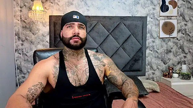Snapshot of Apolo_rousse1 chatting on September 24, 11:47 pm Apolo rousse1 online show from September 24, 11:47 pm