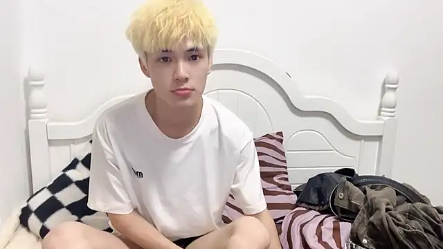 Snapshot of linger2563 chatting on October 1, 4:33 pm linger2563 online show from October 1, 4:33 pm