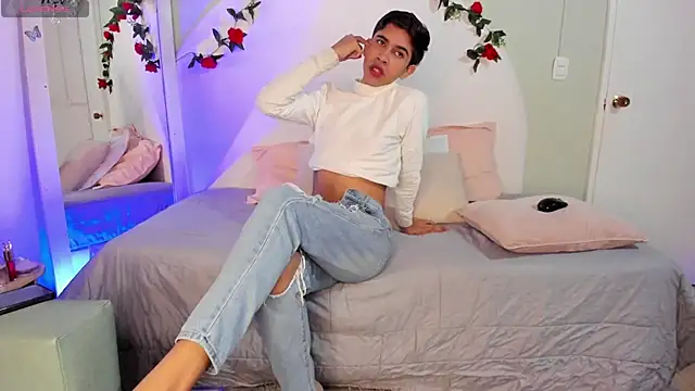 Snapshot of JoshuaSanzz chatting on October 4, 3:44 am JoshuaSanzz online show from October 4, 3:44 am