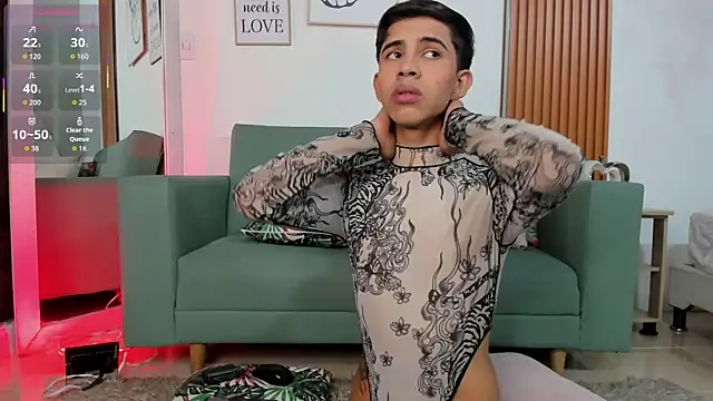 Snapshot of JoshuaSanzz chatting on October 10, 3:33 am JoshuaSanzz online show from October 10, 3:33 am