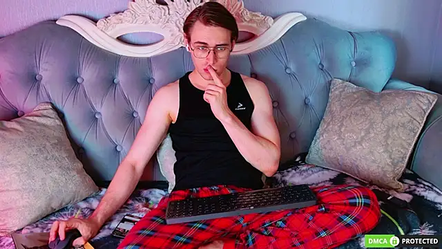 WilliamDyson online show from July 14, 3:22 am