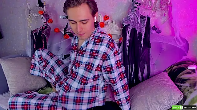 WilliamDyson online show from October 29, 4:48 am