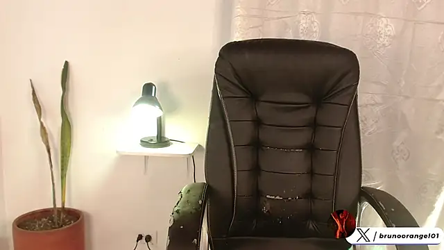 Snapshot of brunoorangel1 chatting on October 9, 7:52 pm brunoorangel1 online show from October 9, 7:52 pm