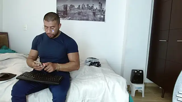 Snapshot of AntonyDAngelo25 chatting on October 17, 9:30 pm AntonyDAngelo25 online show from October 17, 9:30 pm