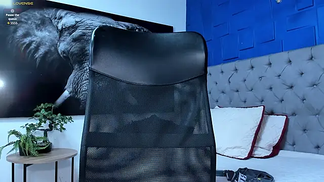 andres-clark92 online show from April 20, 6:10 pm