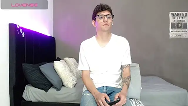 Matteo12  online show from March 30, 7:59 pm