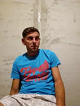 Snapshot of Alex-andru88 chatting on October 11, 8:02 pm Alex-andru88 online show from October 11, 8:02 pm
