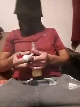 Golonzo1996 online show from December 3, 9:15 am