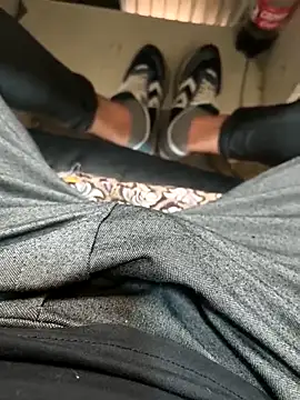 Snapshot of Ersin_meral chatting on September 18, 6:59 am Ersin meral online show from September 18, 6:59 am