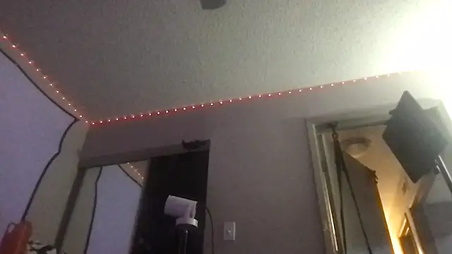 Triggerhappycj100 online show from April 21, 4:02 pm