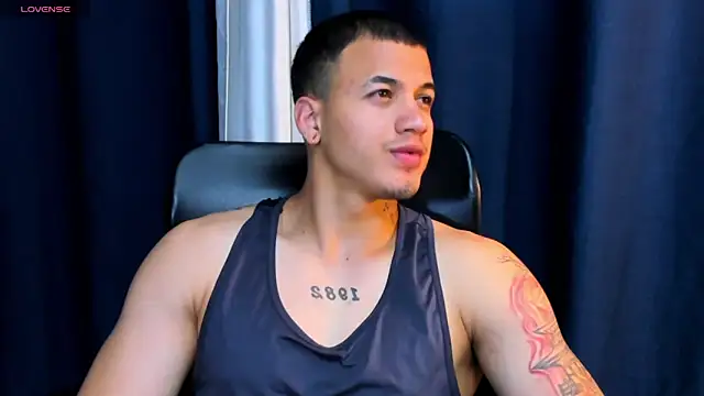 Snapshot of rocoo_santos chatting on October 21, 1:20 am rocoo santos online show from October 21, 1:20 am