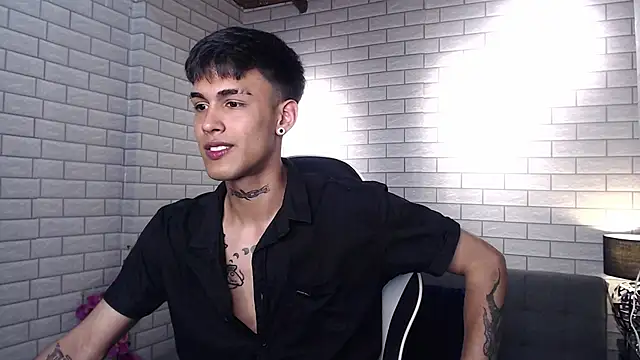 Snapshot of Thiago_twink chatting on September 24, 1:31 pm Thiago twink online show from September 24, 1:31 pm