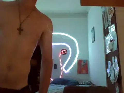 Wildcardhawk online show from September 13, 7:04 pm