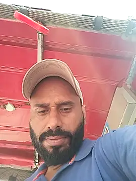 Snapshot of amitkumarkangra chatting on September 25, 4:11 am amitkumarkangra online show from September 25, 4:11 am
