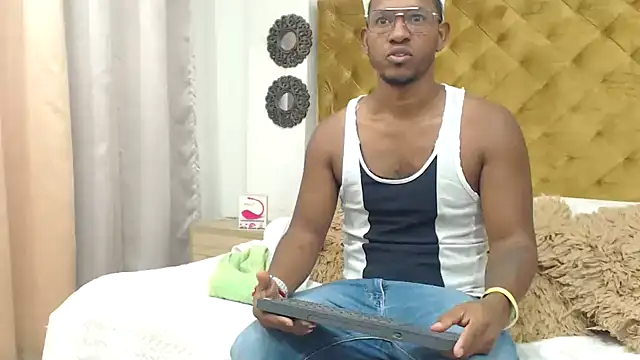 Snapshot of AndyCalifornia1 chatting on September 25, 12:48 pm AndyCalifornia1 online show from September 25, 12:48 pm