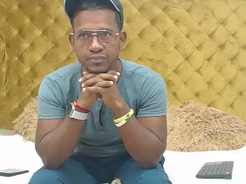 Snapshot of AndyCalifornia1 chatting on October 17, 11:58 am AndyCalifornia1 online show from October 17, 11:58 am