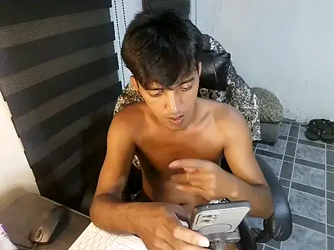 RowyCam online show from June 10, 10:39 am