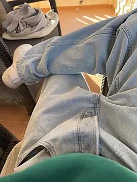 Manu97k online show from November 12, 9:04 am