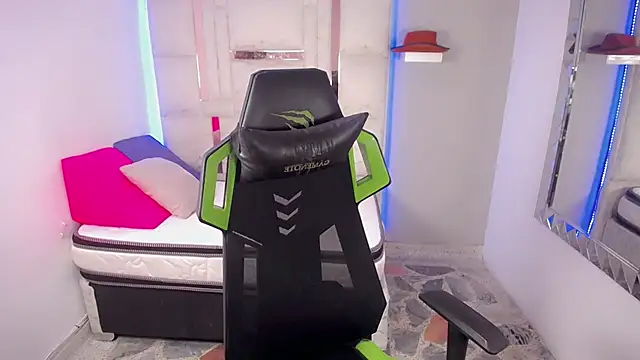 Stein  online show from November 11, 8:47 pm