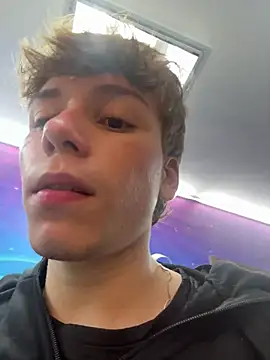 TaylerWhite online show from April 18, 7:58 pm