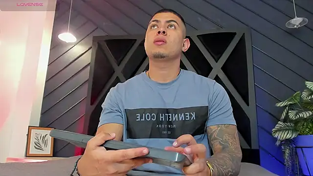 marco garciia  online show from November 7, 11:19 pm